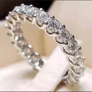 18k White Gold Halo Diamond Band Ring